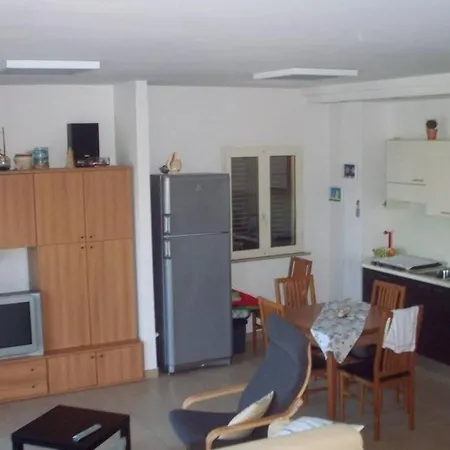 Villa Villa sulla scogliera tra ulivi secolari *