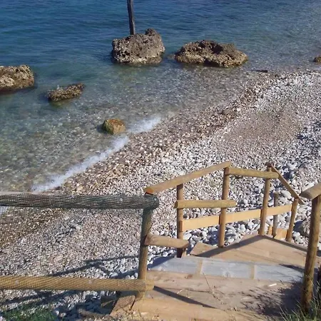 Villa sulla scogliera tra ulivi secolari Vasto
