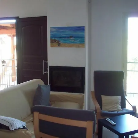 Villa sulla scogliera tra ulivi secolari Villa *