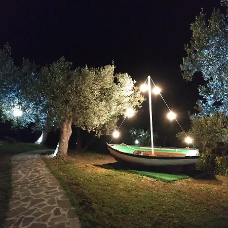 Villa sulla scogliera tra ulivi secolari Vasto